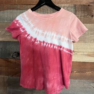 🌟LAST CALL!🌟Donating 8/15🌟 Old Navy tie dye short sleeved shirt. Size XS